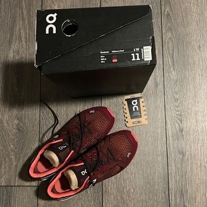 NWT IN BOX On Cloudsurfer Sneakers rare color!